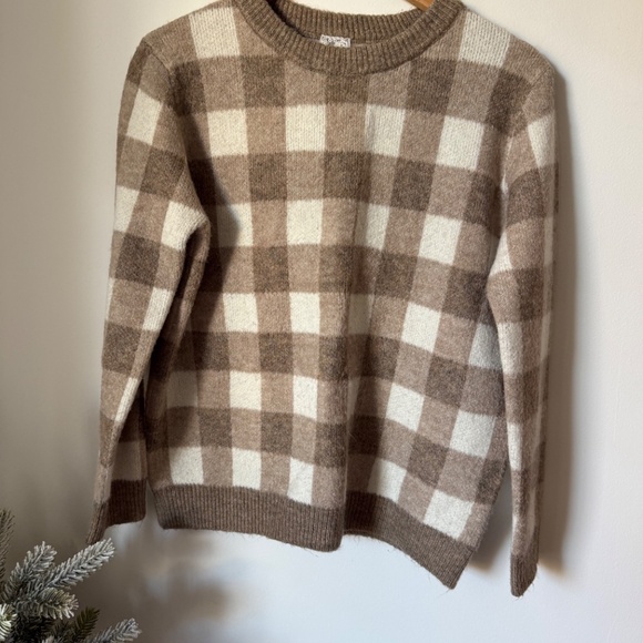 6 items more than 10 outfits - Picture 3 of 15